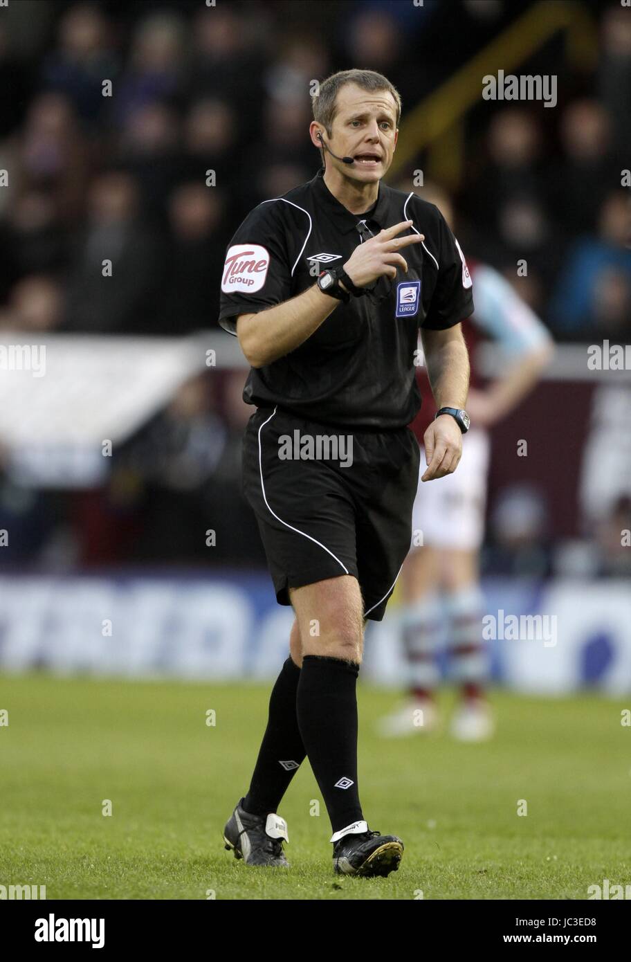 RUSSELL BOOTH FOOTBALL LEAGUE REFEREE FOOTBALL LEAGUE REFEREE TURF MOOR ...