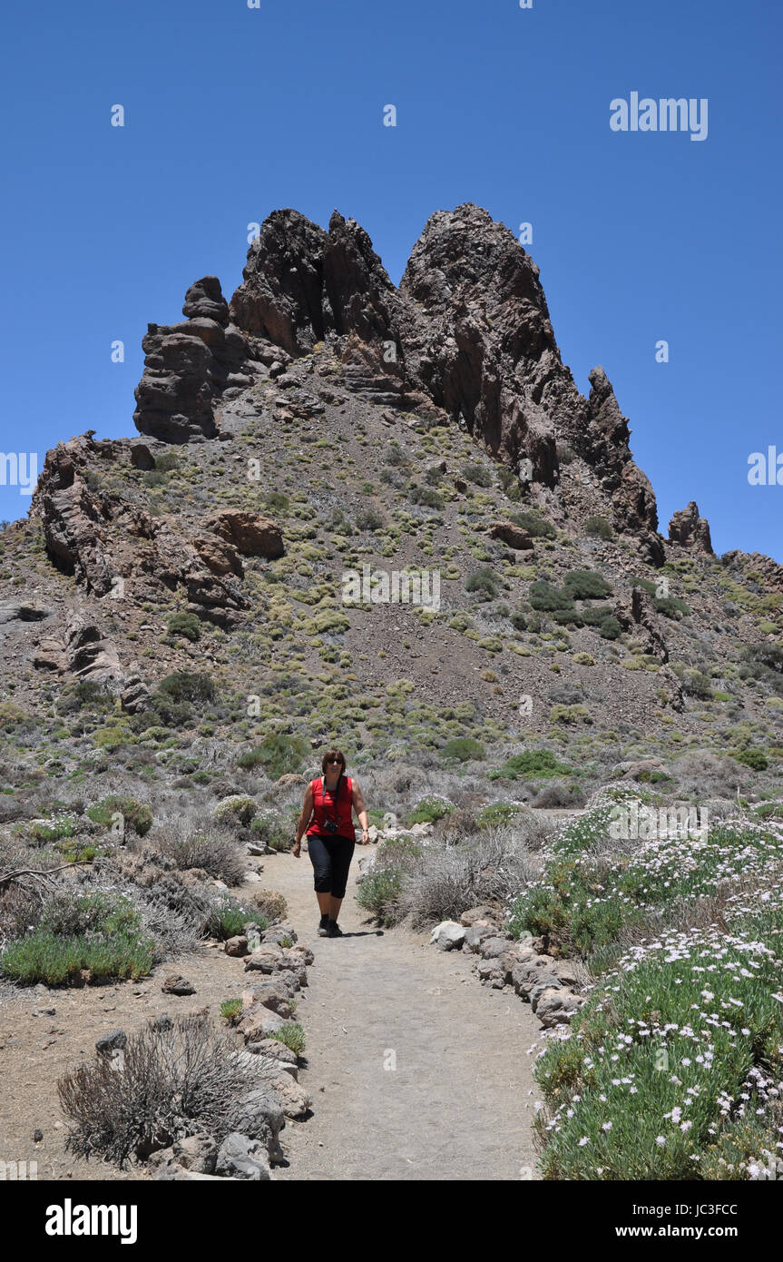 roques de garcia, Teneriffa,teide,wandern, bergwandern, frau,  , berg, vulkan, vulkanismus, gebirge, hochgebirge, lava, kanaren, spanien, kanarische inseln, gipfel, canadas, caldera, teide-nationalpark, nationalpark Stock Photo