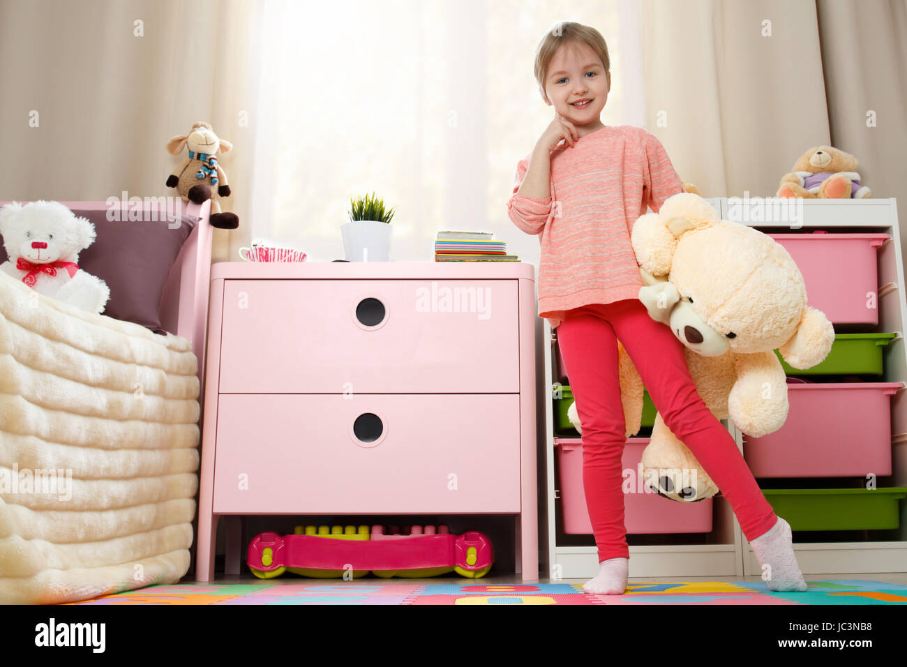 Big Teddy Bear Hi Res Stock Photography And Images Alamy