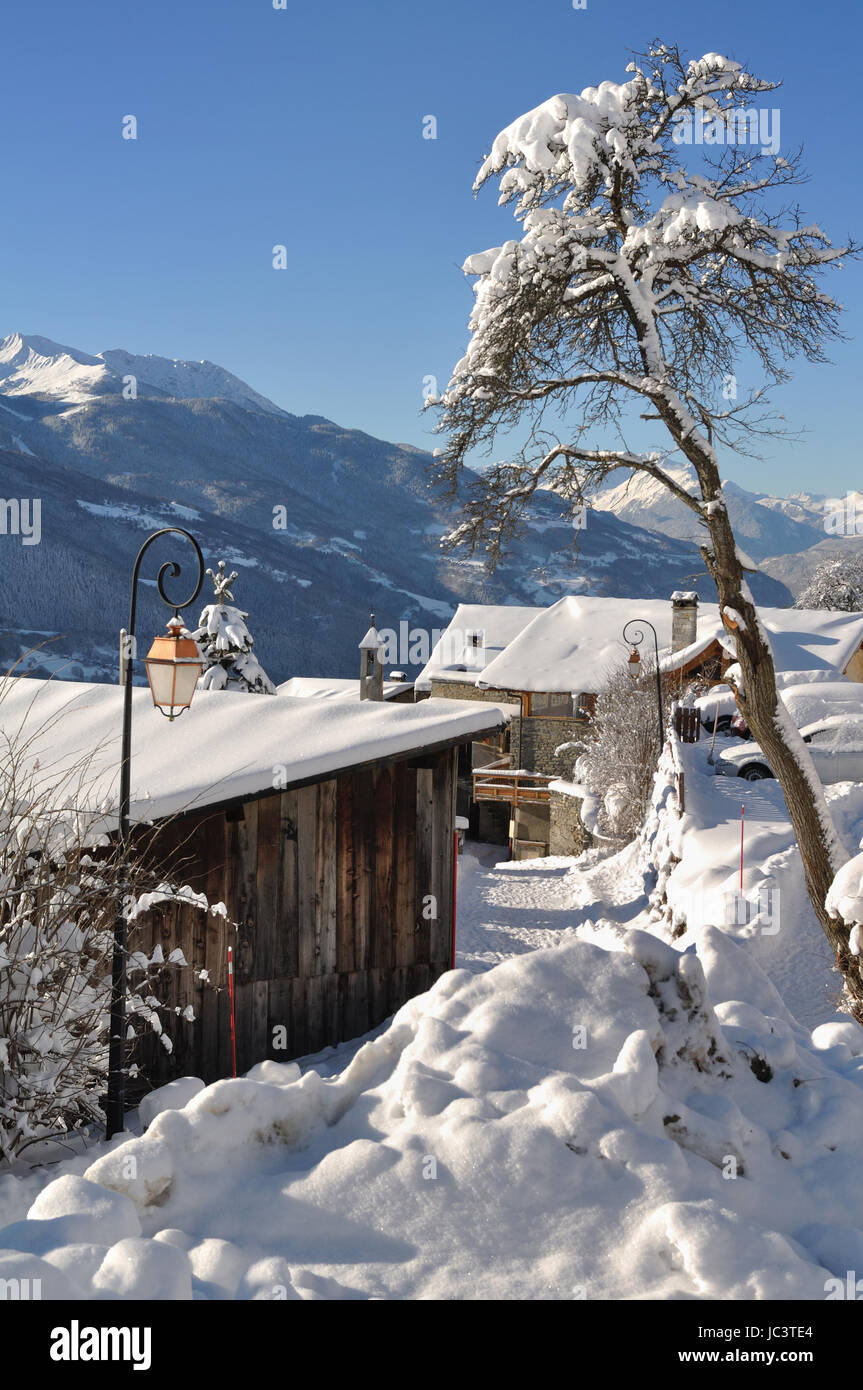 Village under snow hi-res stock photography and images - Alamy