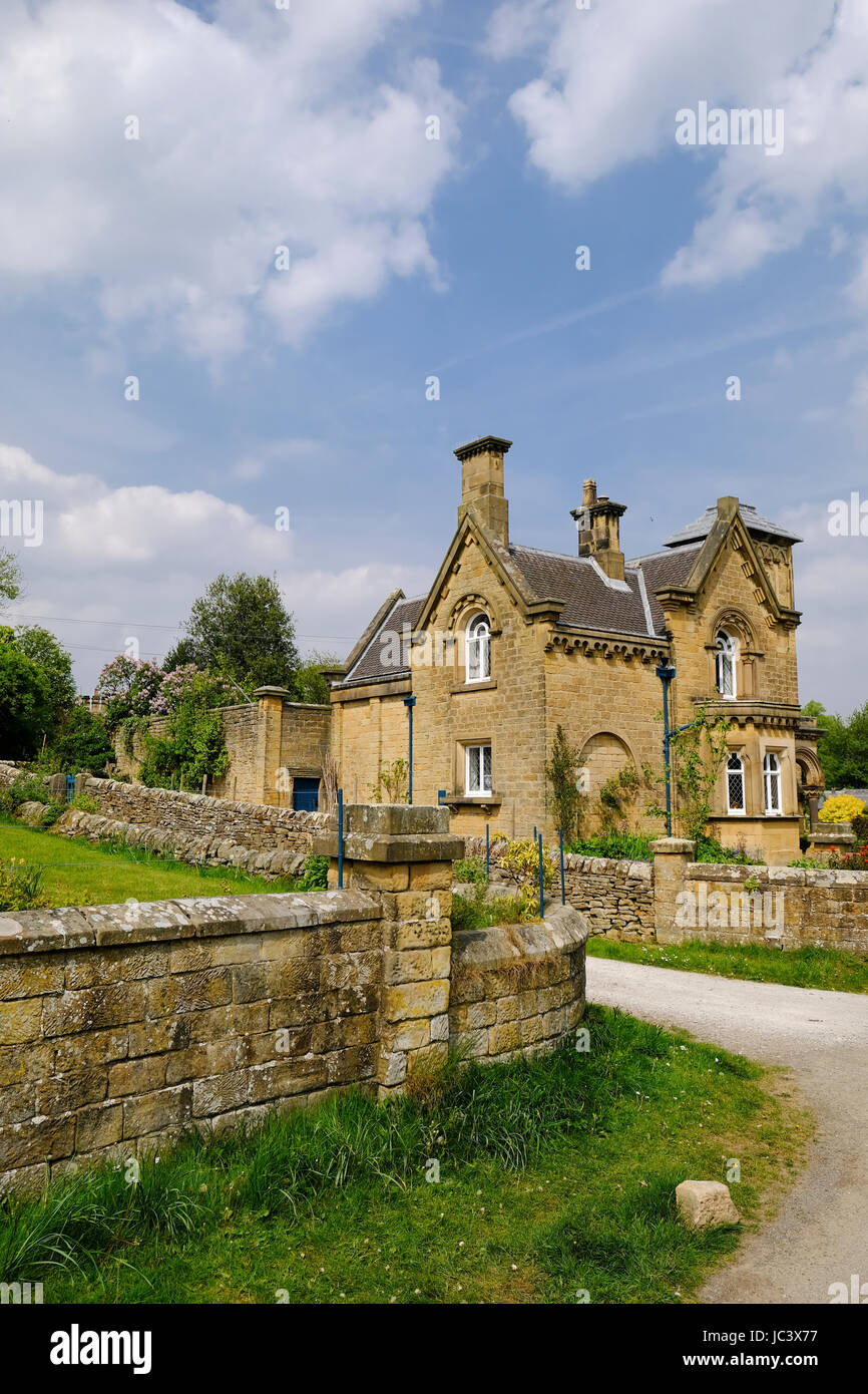 Edensor derbyshire hires stock photography and images Alamy