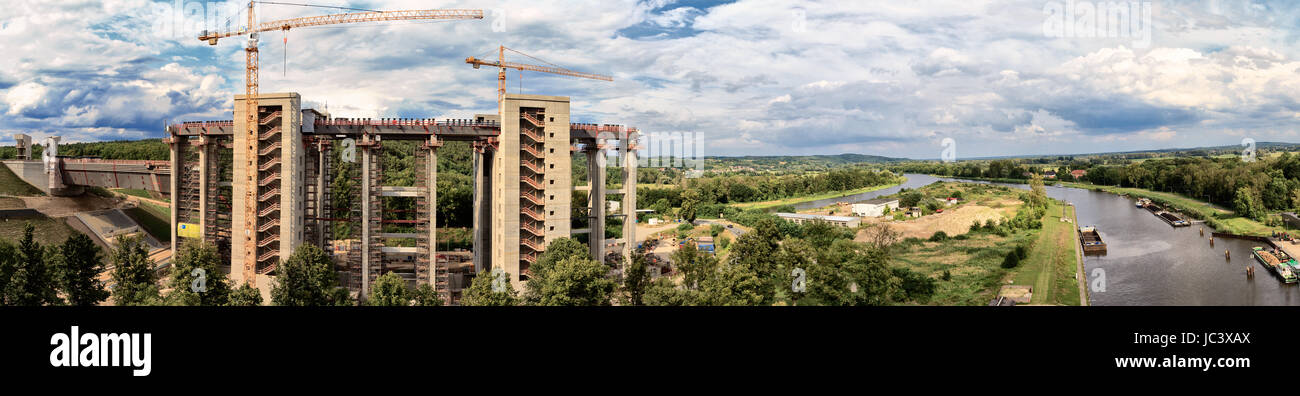 Rohbau des neuen Schiffshebewerkes in Niederfinow, Panoramablick vom alten Hebewerk Stock Photo