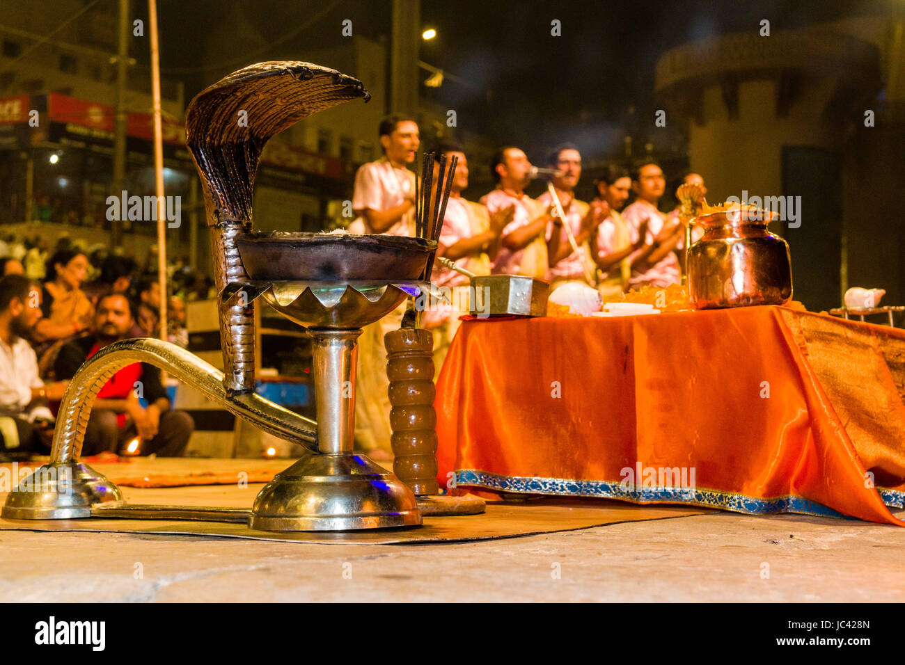 Priests, Brahmins, are performing Aartii, a religious ceremony, every evening at Dashashwamedh Ghat, Main Ghat, in the suburb Godowlia Stock Photo