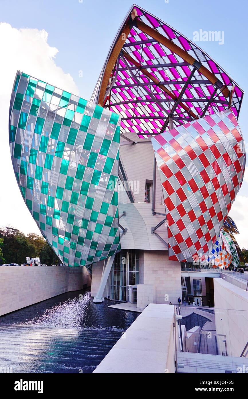 View of the Fondation Louis Vuitton museum, designed by Frank