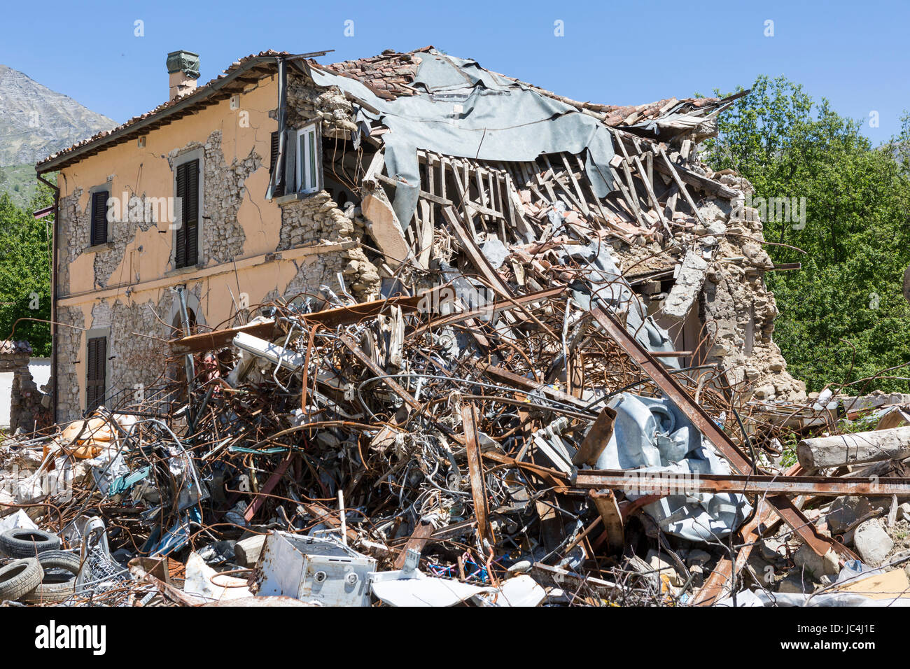 Aftermath of earthquake amatrice hi-res stock photography and images ...