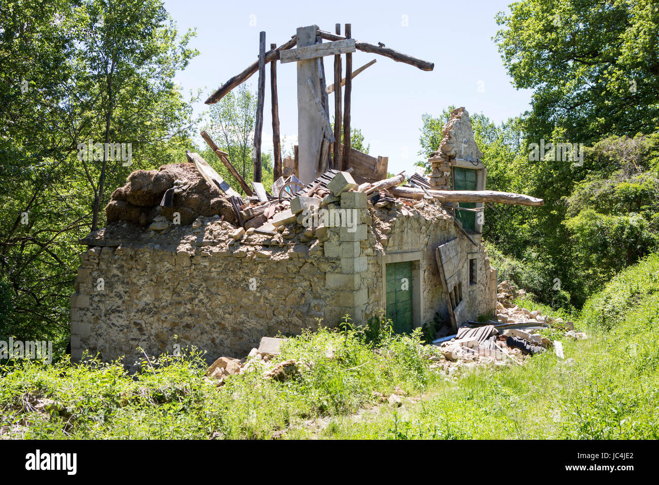 Aftermath of earthquake amatrice hi-res stock photography and images ...