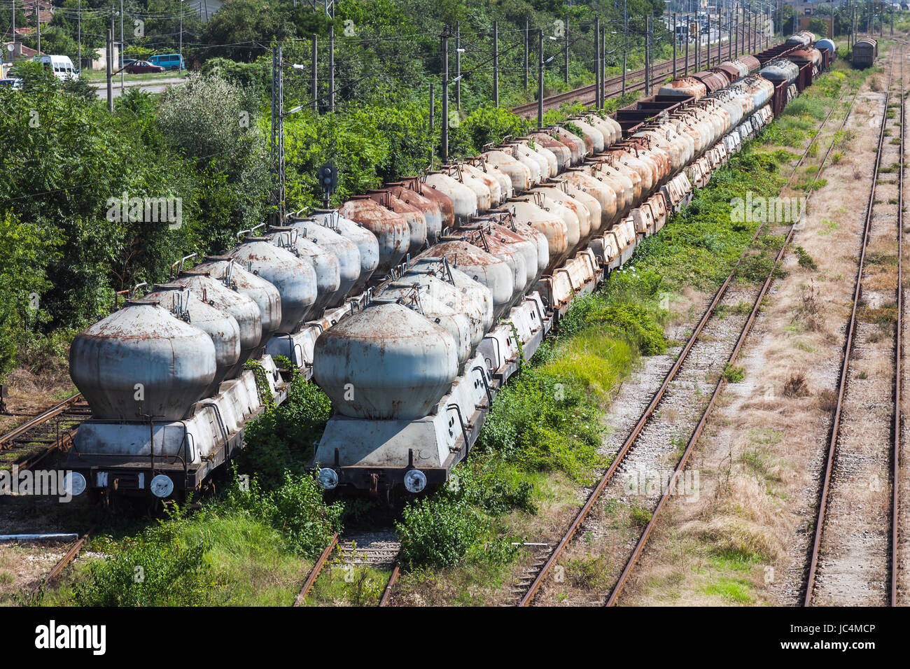 [Image: tank-carriages-stand-on-railway-in-varna...JC4MCP.jpg]