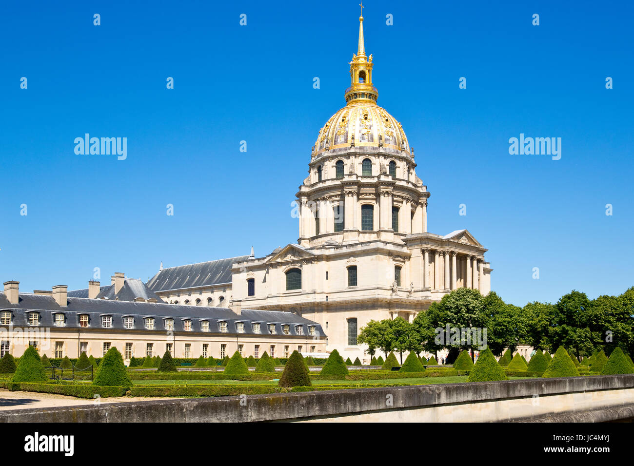 The church of hotel des invalides hi-res stock photography and images ...