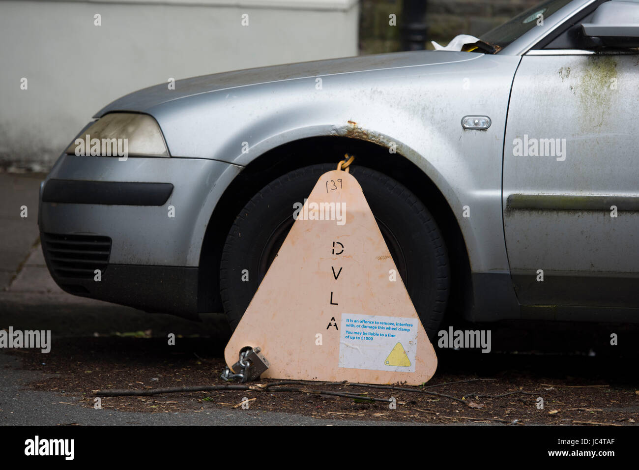 Car clamp hires stock photography and images Alamy