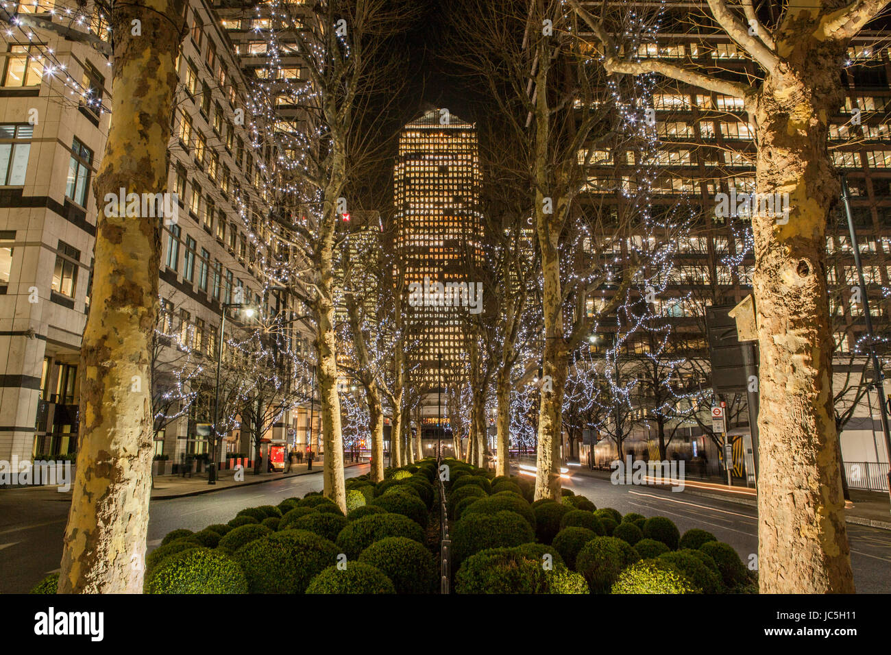 View of One Canada Square, Canary Wharf at night Stock Photo