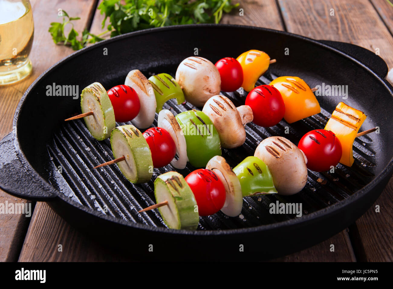 Fried chicken wings grill on grill pan Stock Photo Alamy