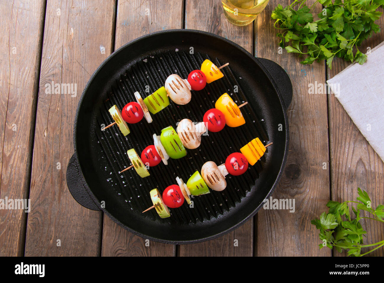 Fried chicken wings hires stock photography and images Alamy