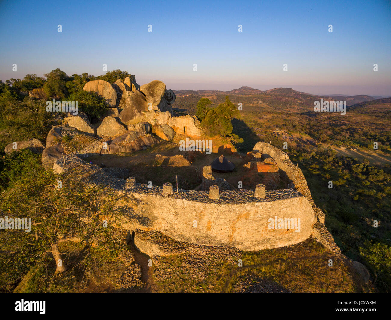 The hill complex at Great Zimbabwe Ruins Stock Photo Alamy