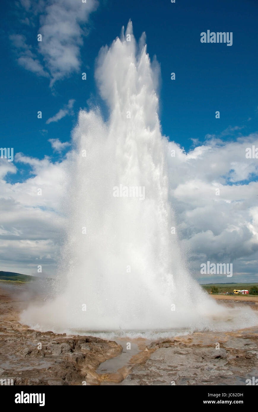 Europe Iceland Iceland Haukadalur Water Jet Geysir Strokkur Butter Tub Thermal Area Europa Island Wasserfont Ne Butterfass Thermal Stock Photo Alamy