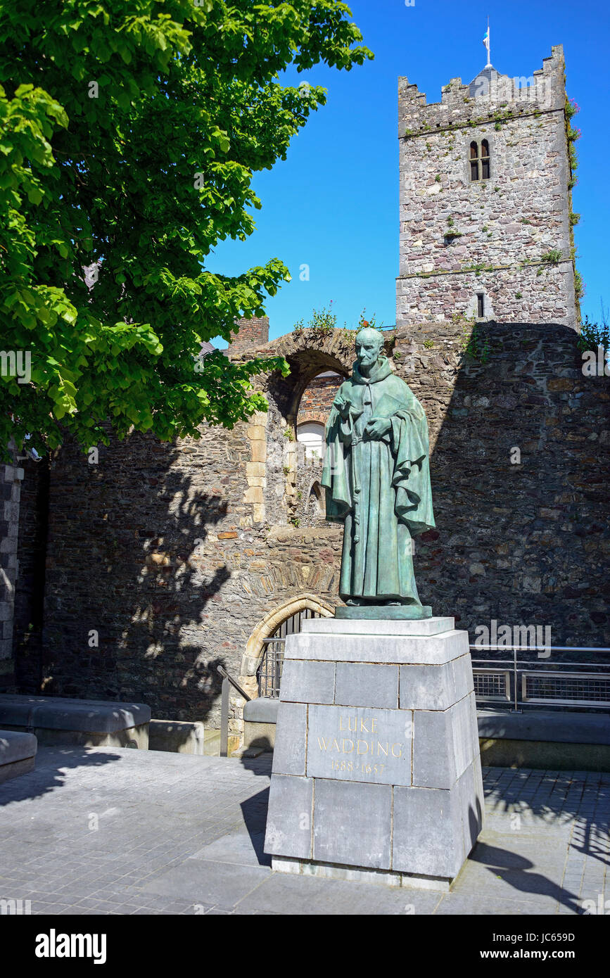 Sculpture waterford ireland hires stock photography and images Alamy