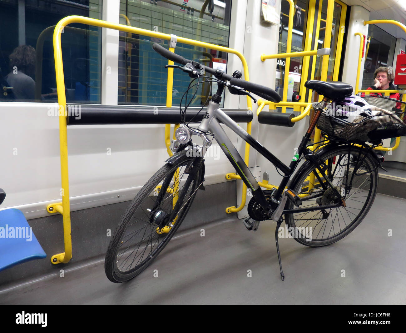 Fahrrad in der U-Bahn, Köln, Nordrhein-Westfalen, Deutschland Stock Photo