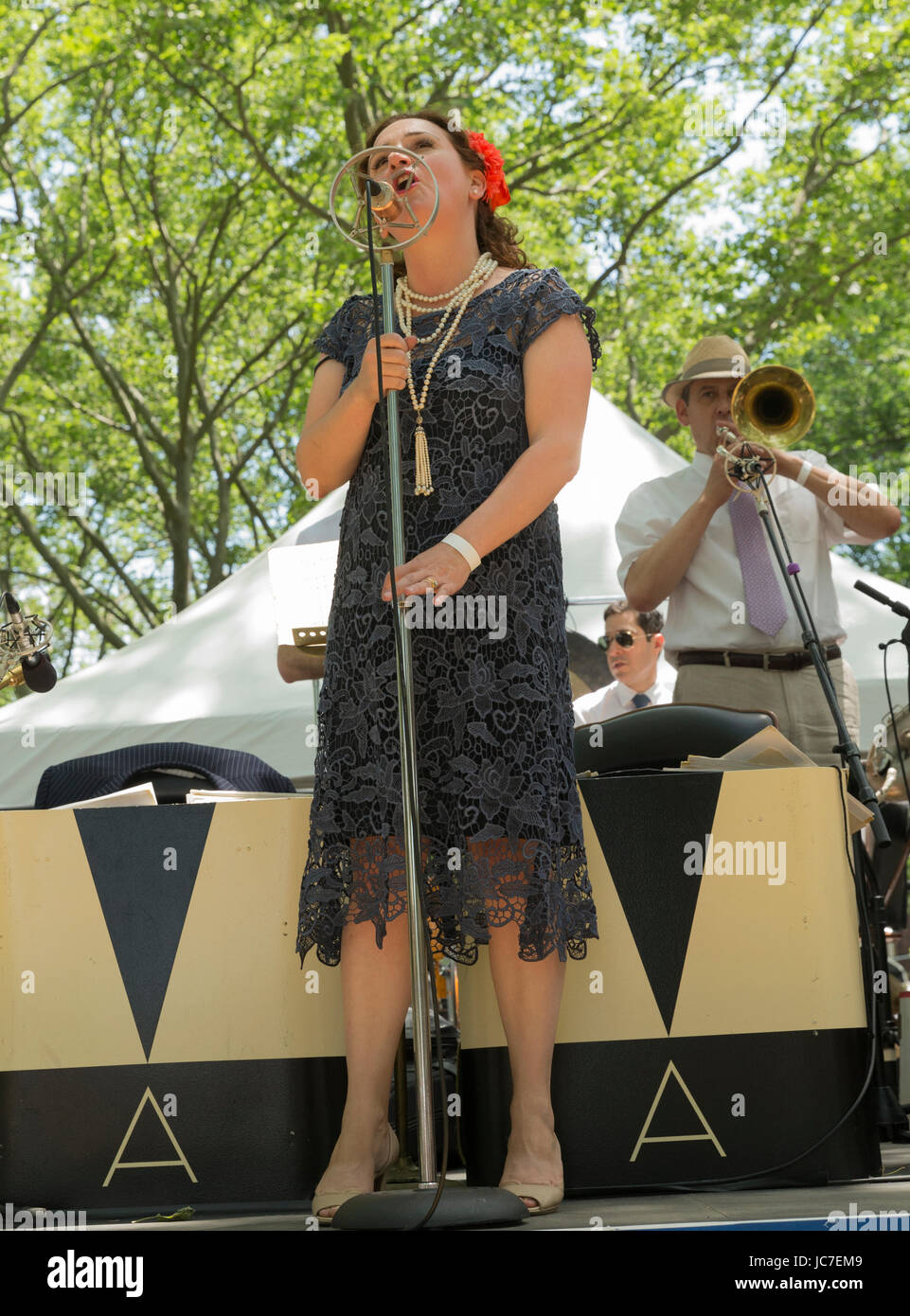 The Gelber and Manning Band preform at 12th annual Jazz Age lawn party ...