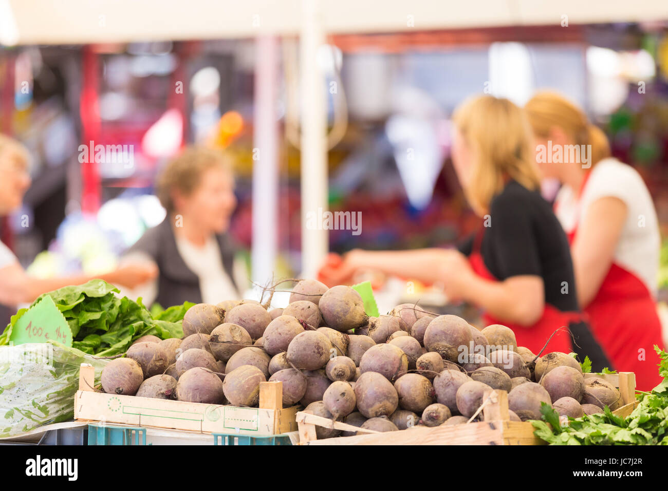 Farmers' market stall with variety of organic vegetable Stock Photo - Alamy