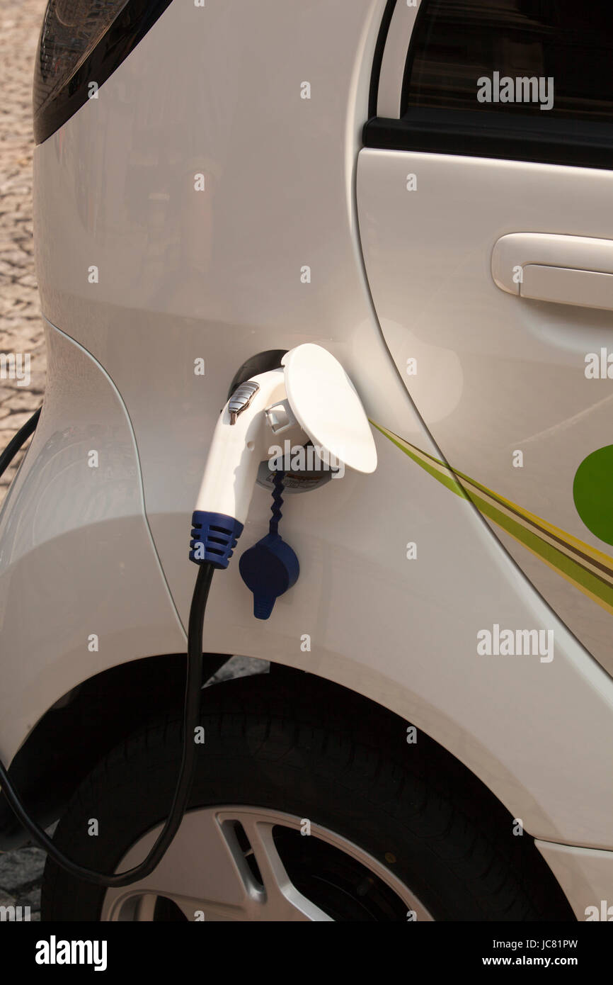 current conduction electric car Stock Photo Alamy