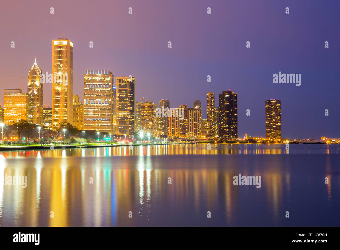 City of Chicago downtown and Lake Michigan at dusk Stock Photo - Alamy
