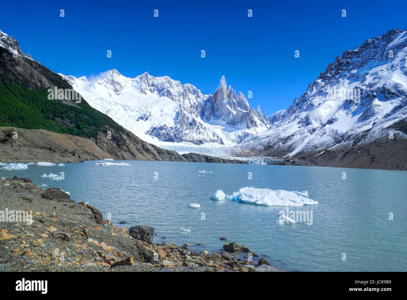 Mountains in Los Glaciares National Park bathing in sunlight Stock ...