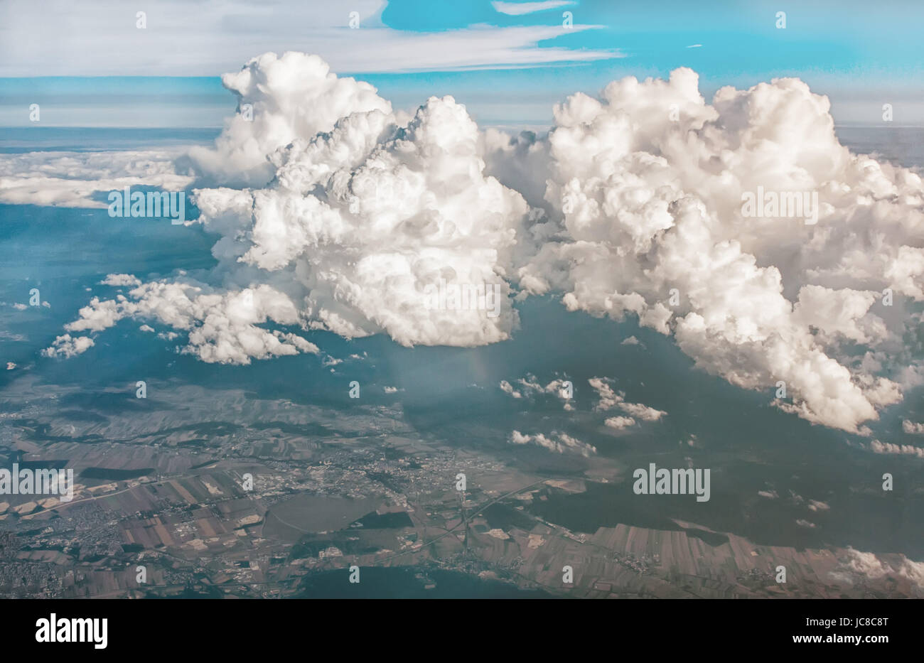 Blue sky clouds scenic flat land hi-res stock photography and images ...