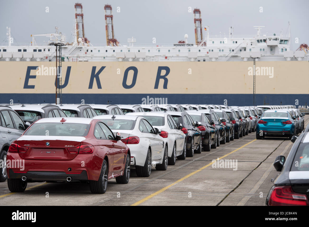 Bremerhaven, Germany. 12th June, 2017. New vehicles of BMW can be seen