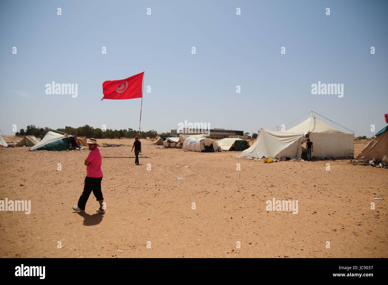 El-Kamour, Tunisia. 26th May, 2017. A protest camp near an oil pumping station in El-Kamour, Tunisia, 26 May 2017. Rural Moroccans and Tunisians who feel that they have been abandoned by their central governments have been protesting in growing numbers over the last couple of weeks. Photo: Simon Kremer/dpa/Alamy Live News Stock Photo