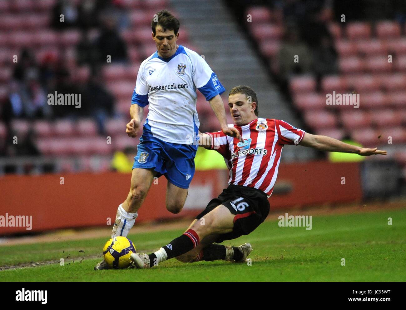 GREG RUTHERFORD & JORDAN HENDE SUNDERLAND V BARROW STADIUM OF LIGHT SUNDERLAND ENGLAND 02 January 2010 Stock Photo