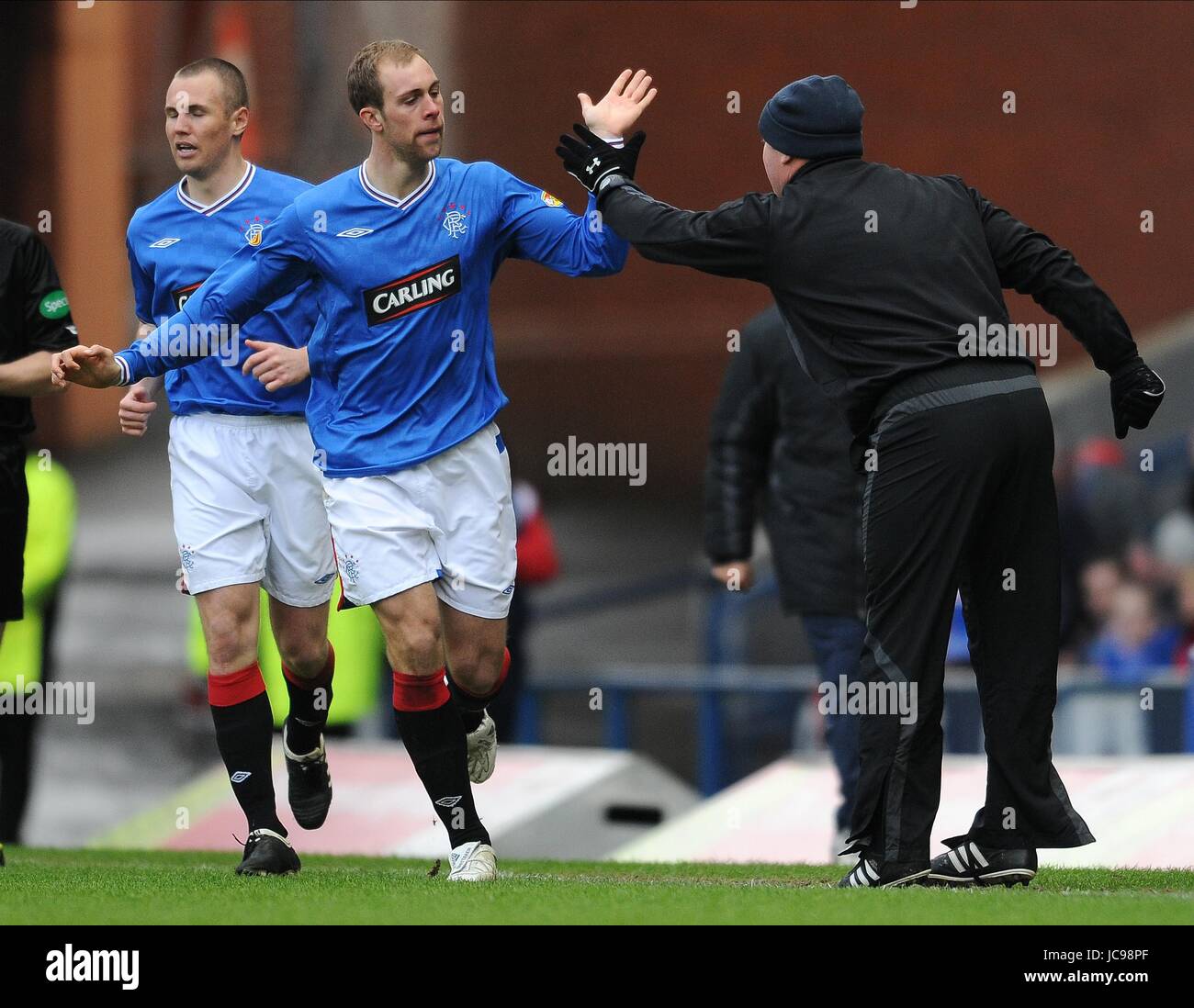 STEVEN WHITTAKER CELEBRATES GO GLASGOW RANGERS V HIBERNIAN IBROX STADIUM GLASGOW SCOTLAND 14