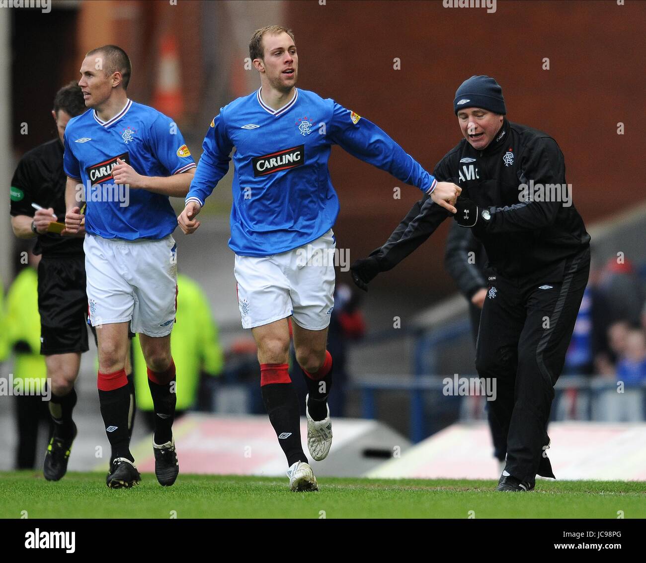 STEVEN WHITTAKER CELEBRATES GO GLASGOW RANGERS V HIBERNIAN IBROX STADIUM GLASGOW SCOTLAND 14