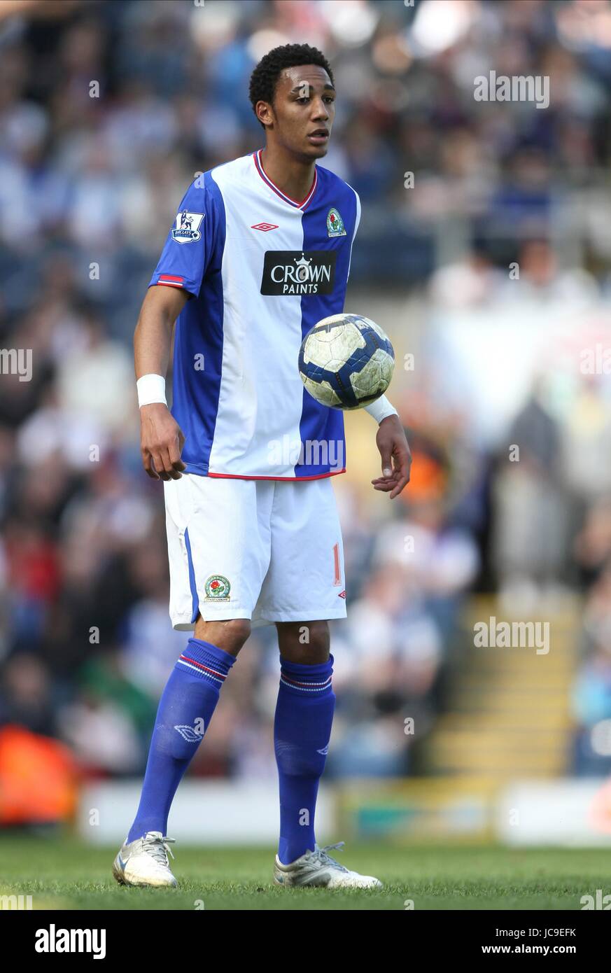 Steven Nzonzi Blackburn Rovers Fc Ewood Park Blackburn England 11 April 10 Stock Photo Alamy