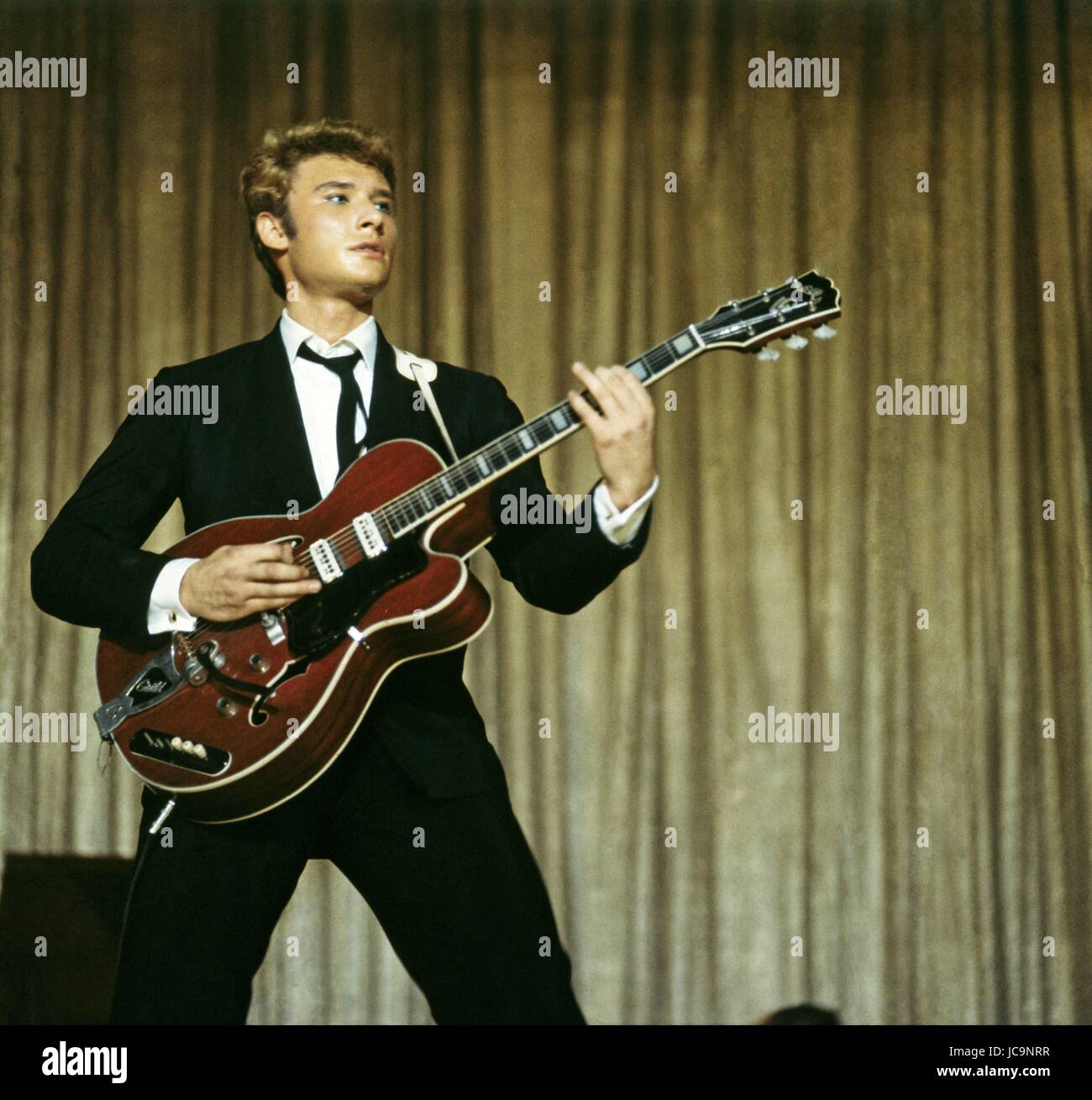 Johnny hallyday guitar hi-res stock photography and images - Alamy