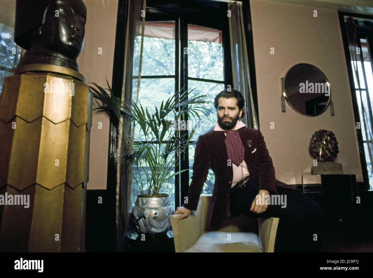 Karl lagerfeld 1970s paris hires stock photography and images Alamy