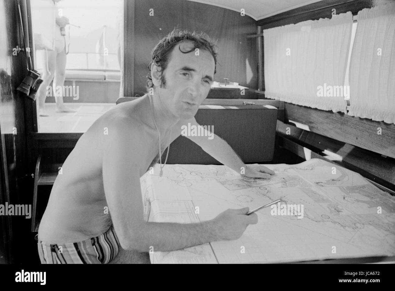 Charles Aznavour with wife Ulla Thorsell enjoying their holidays in their home in Mandelieu-La-Napoule (Alpes-Maritimes, France).  Summer 1970 Photo Michael Holtz Stock Photo