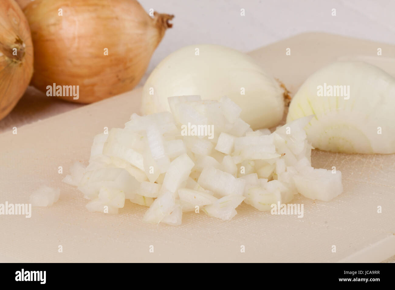 Rote zwiebeln in schale hires stock photography and images Alamy