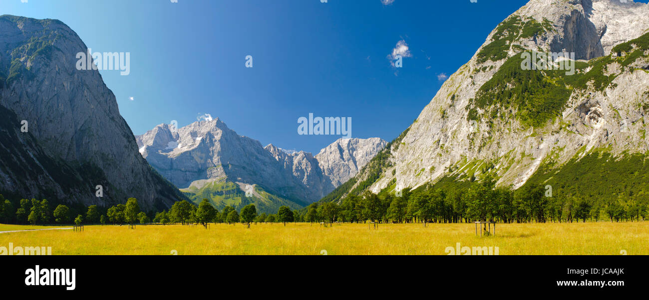 Großer Ahornboden im Engtal als Teil des Karwendelgebirges in Österreich Stock Photo