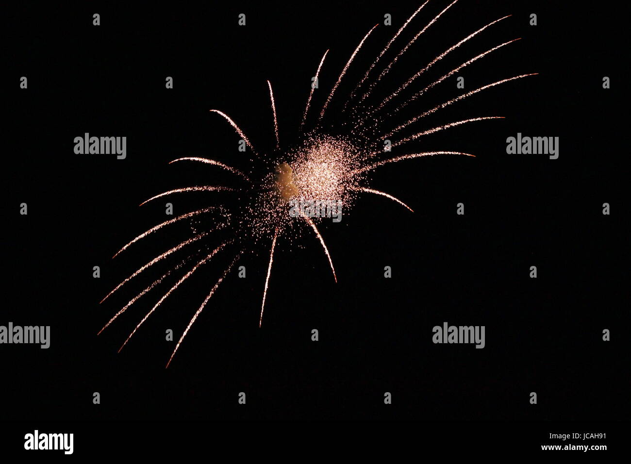 Beautiful fire crackers fireworks hi res stock photography and images Beautiful fire crackers fireworks hi res stock photography and images