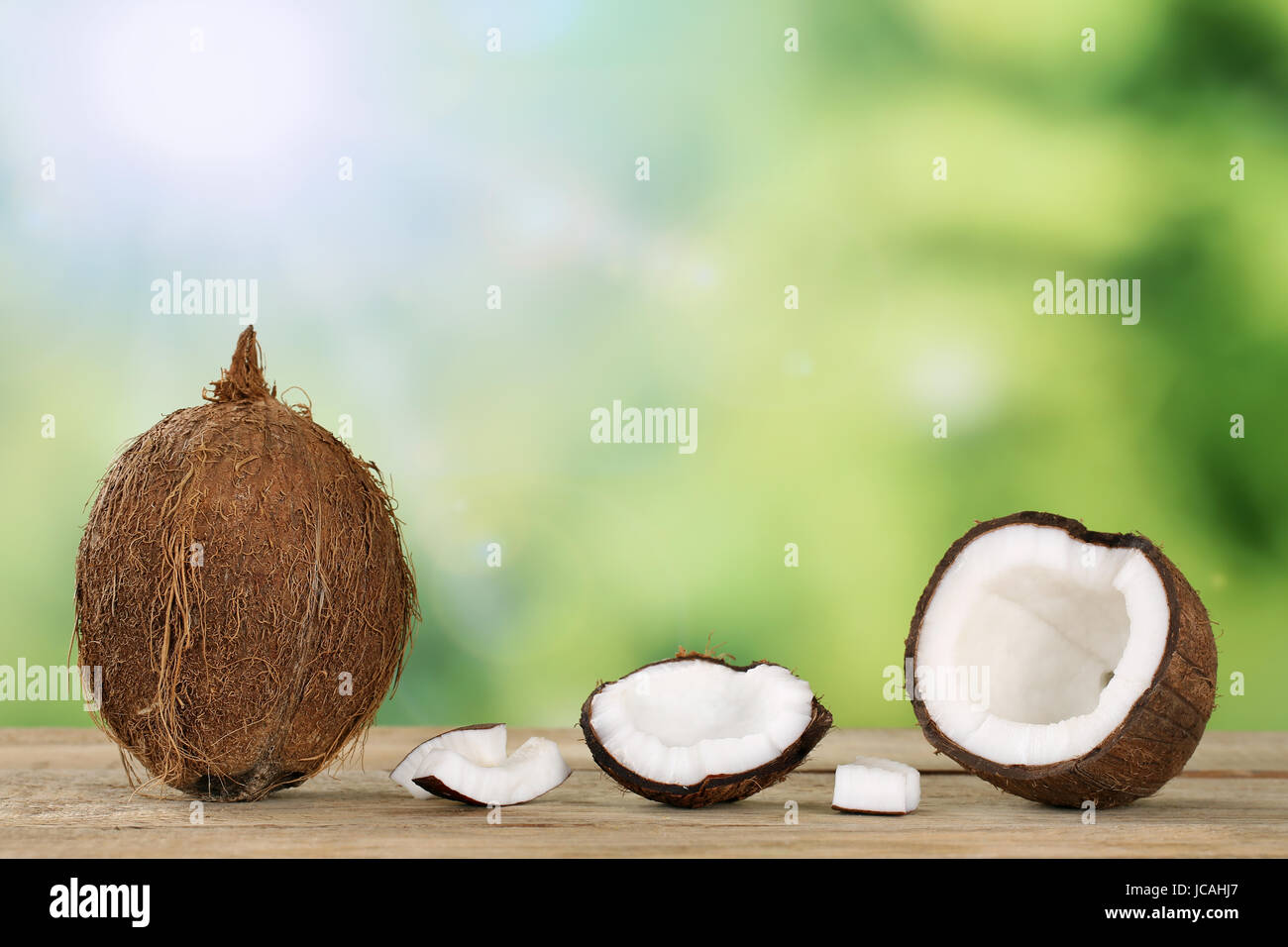 Frische Kokosnuss Früchte im Sommer mit Textfreiraum Stock Photo
