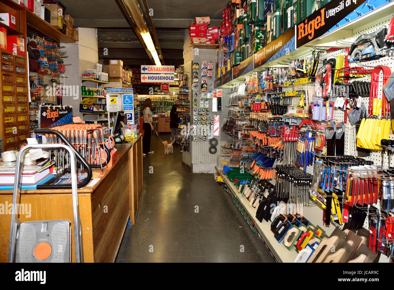 Hardware shop hi-res stock photography and images - Alamy Hardware shop hi-res stock photography and images - Alamy