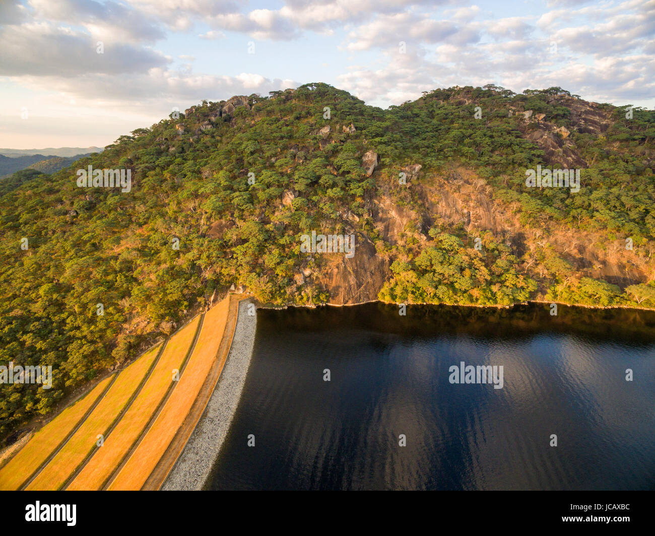 Straight down dam hires stock photography and images Alamy