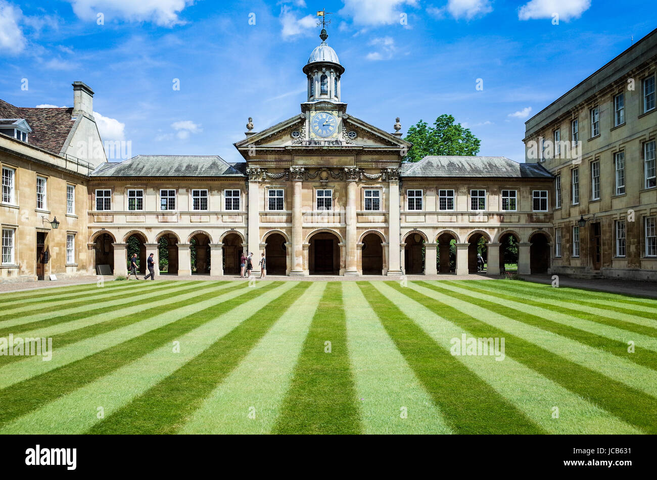 Emmanuel College Cambridge - The Clocktower and Front Court at Emmanuel College, Cambridge University. Founded 1584. Architect: Sir Christopher Wren. Stock Photo