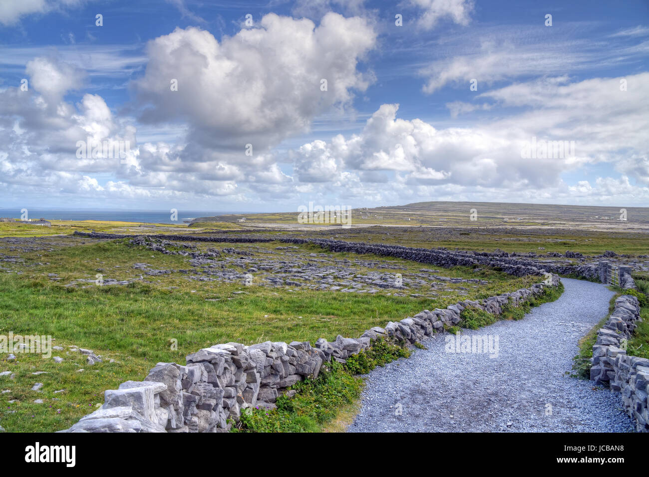 Dun aengus inishmore aran islands hi-res stock photography and images ...