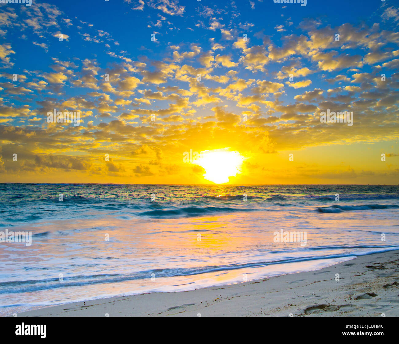 Beautiful sunset above the sea Stock Photo - Alamy
