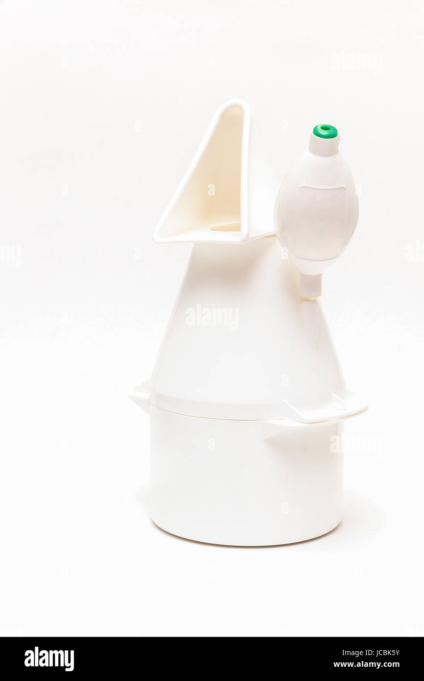 Inhalationsgerät vor weißem Hintergrund isoliert Stock Photo