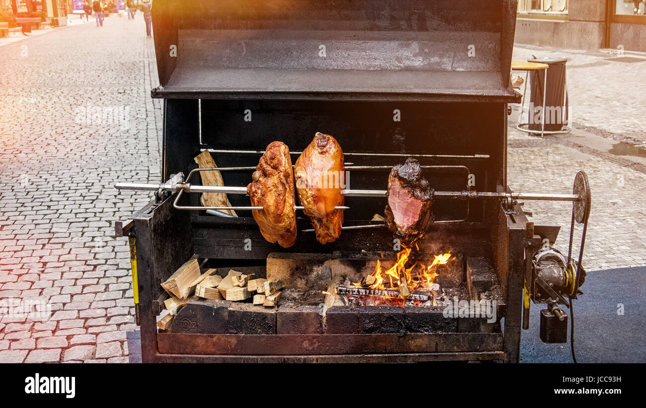 Spit Roast Meat Cooking High Resolution Stock Photography and Images Alamy
