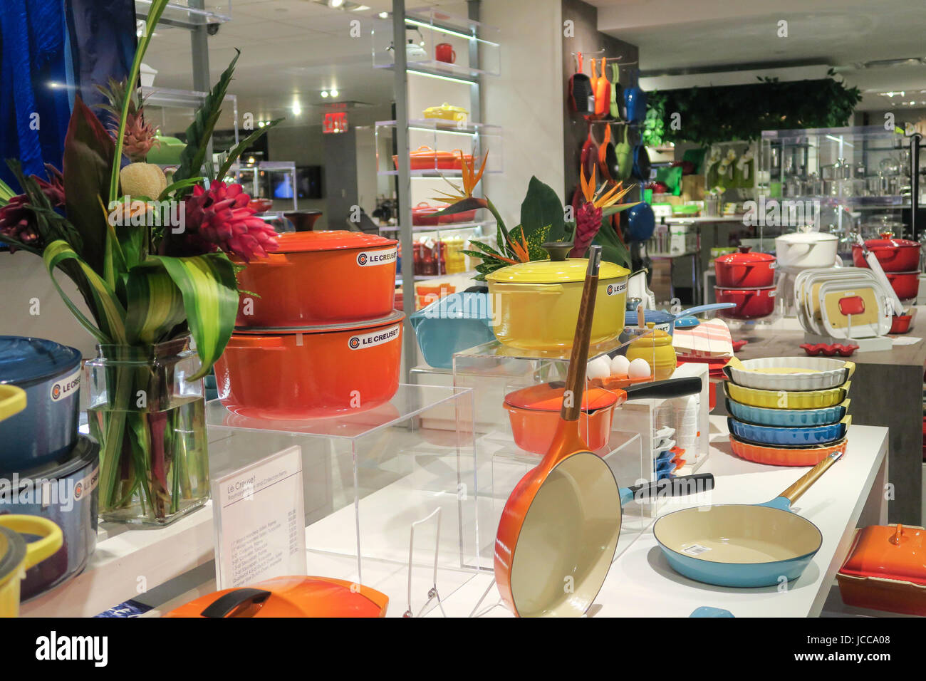 The Frontage Of Le Creuset Outlet Store On High Street Stock Photo -  Download Image Now - iStock