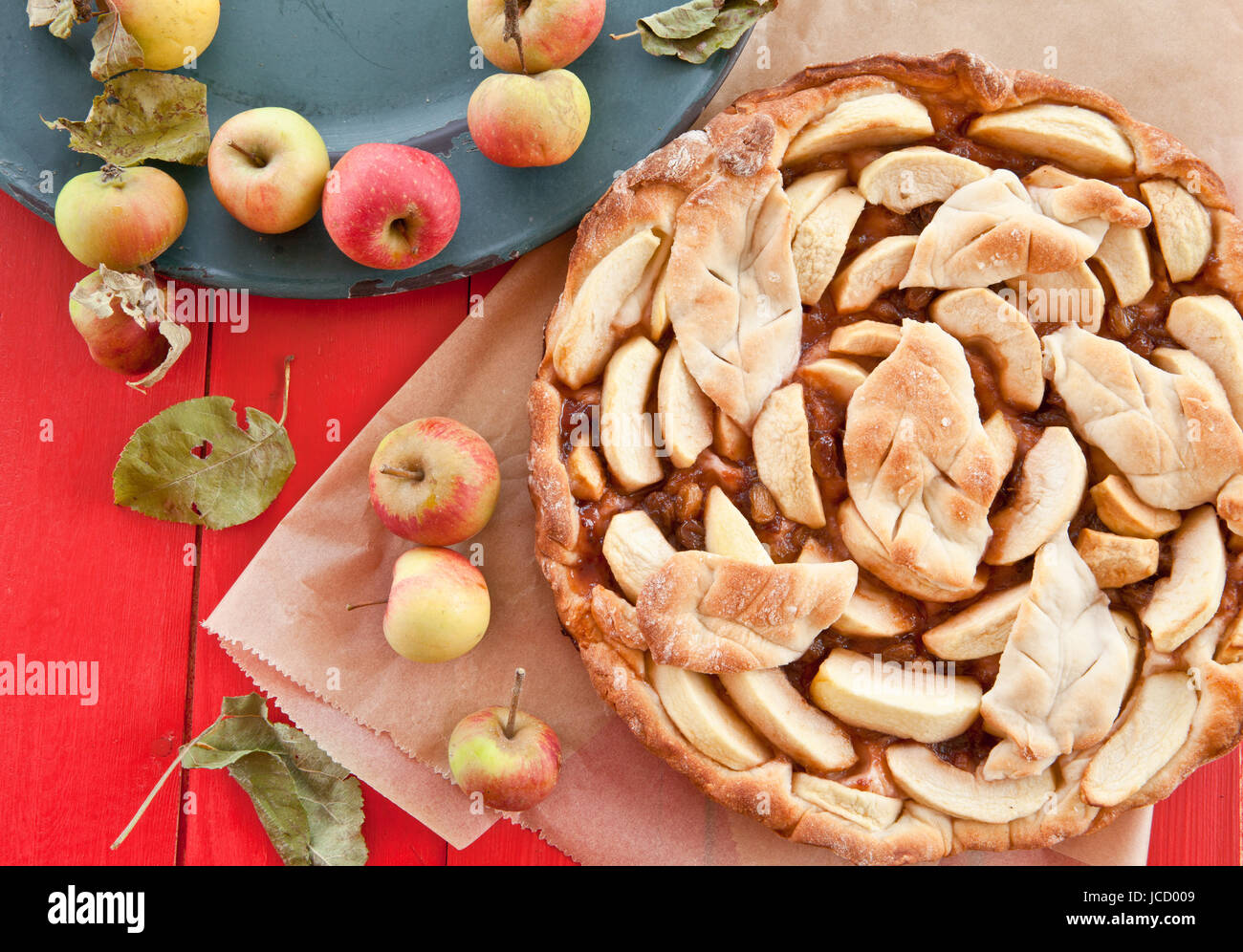 Hausgemachter Apfelkuchen mit Bio Aepfeln Stock Photo