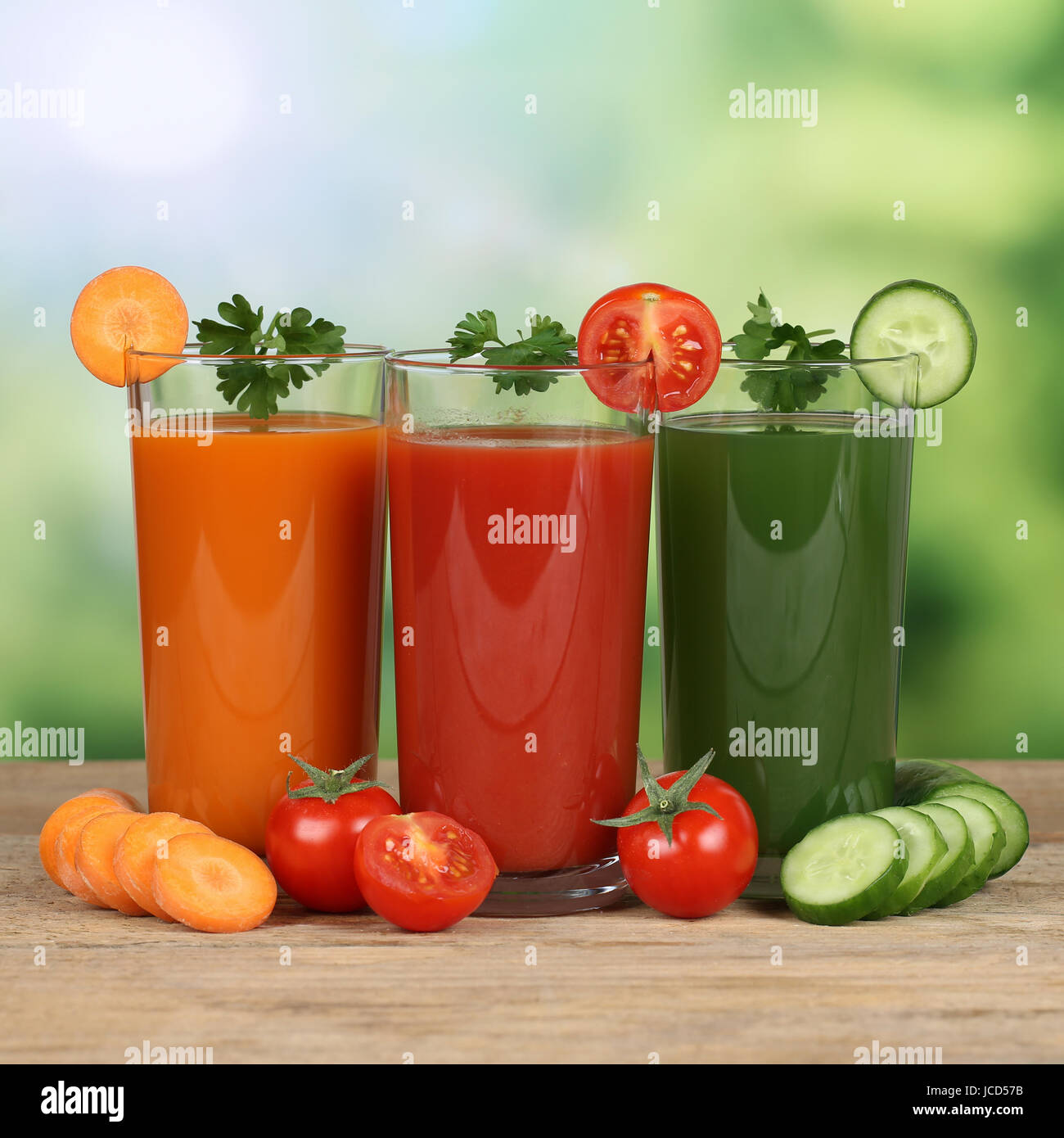 Frischer Gemüsesaft wie Karottensaft und Tomatensaft Stock Photo