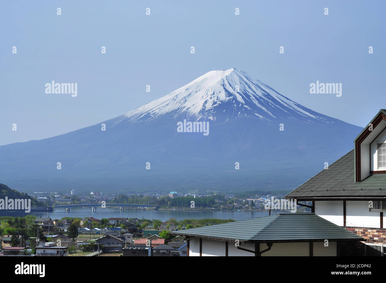 Mount Fuji (Fuji san) in Shizuoka city Stock Photo
